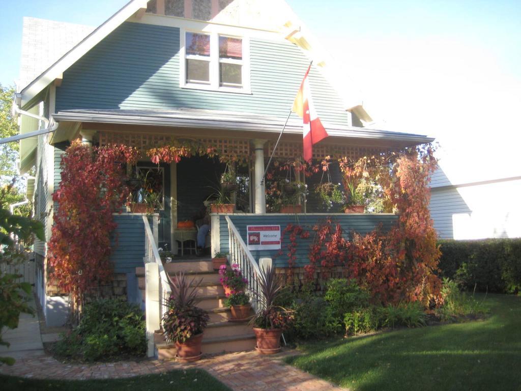 Phoenix House B&B Stettler Buitenkant foto